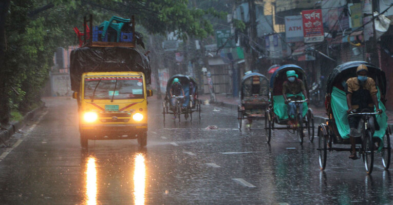 বৃষ্টির আভাস দিলো আবহাওয়া অফিস