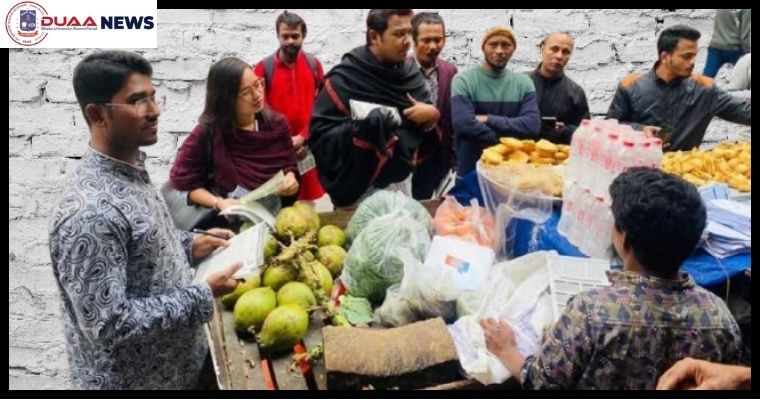 জুলাই বিপ্লবের ঘোষণাপত্রের পক্ষে লিফলেট বিতরণ